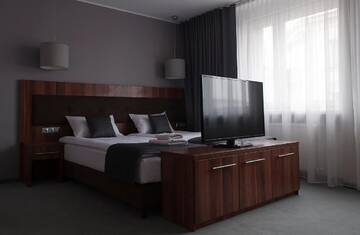 Фото номера Улучшенный двухместный номер с 2 отдельными кроватями Отель Best Western Hotel Trybunalski г. Пётркув-Трыбунальский 3